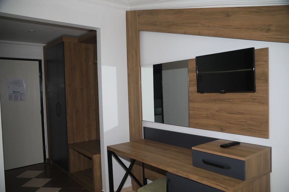 Istanbul Beach Hotel 40/50
