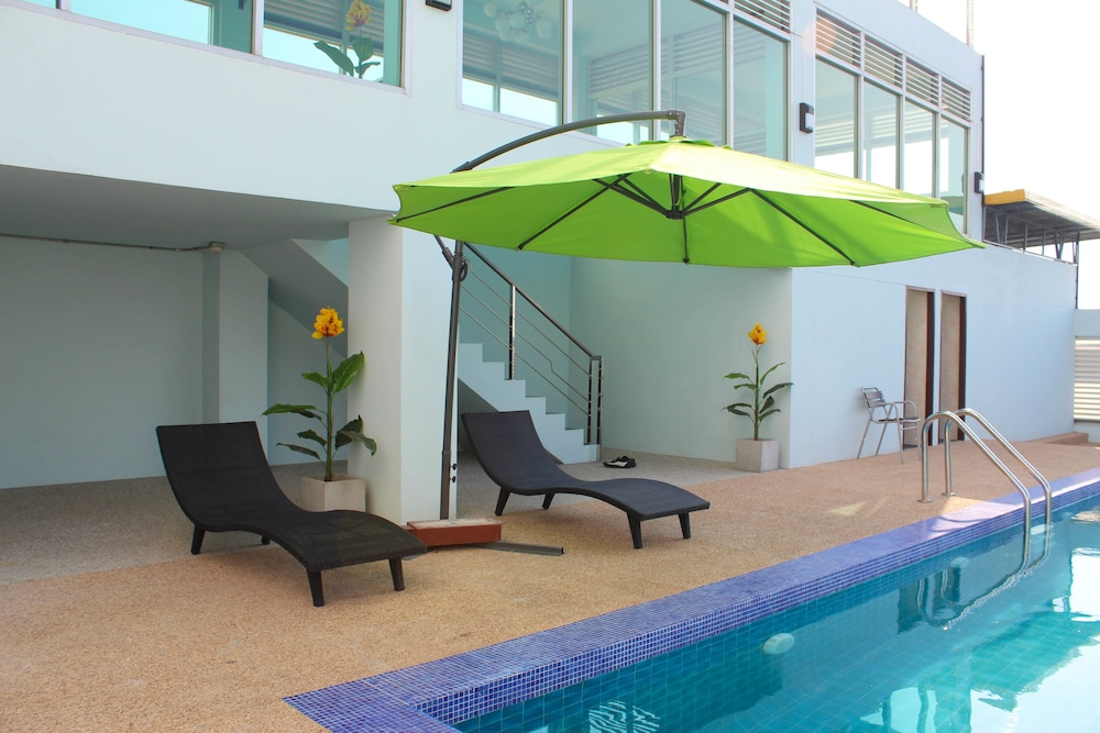 42C The Chic Hotel 27/49