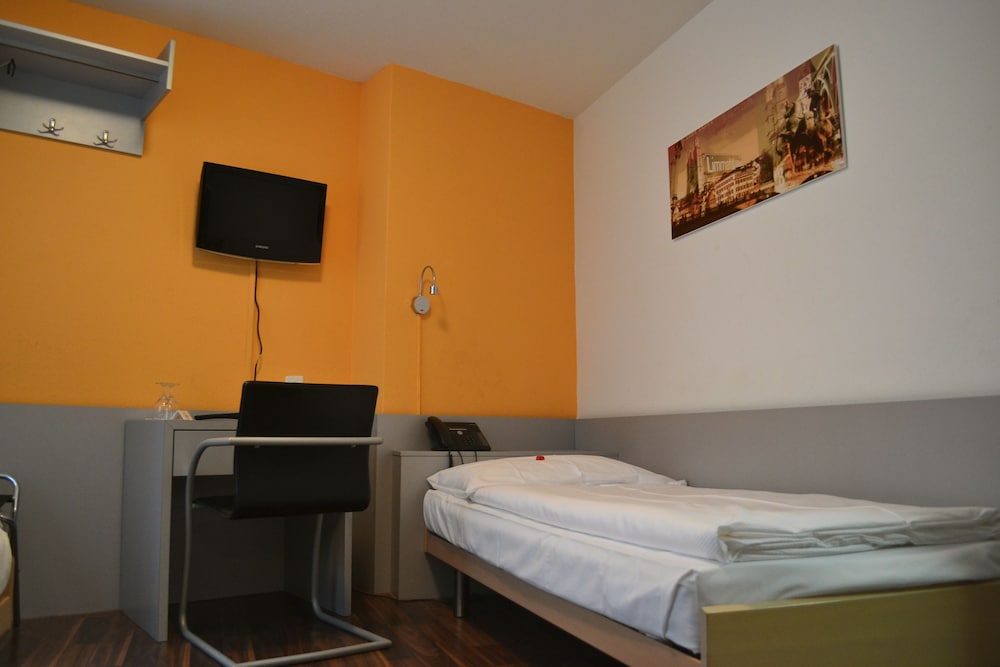 Alexander Guesthouse 25/54