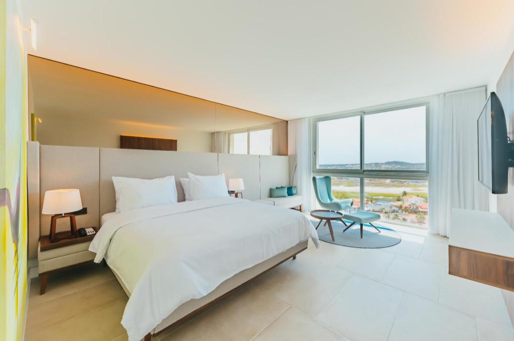 3 Bedrooms, Penthouse, Twin Beds, 2 King Beds, Island View