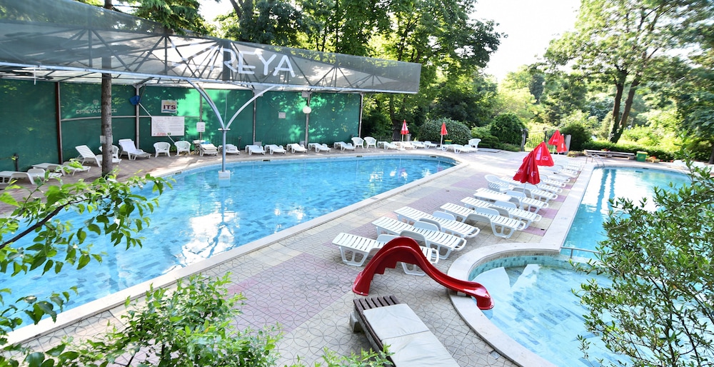 Estreya Park 22/50