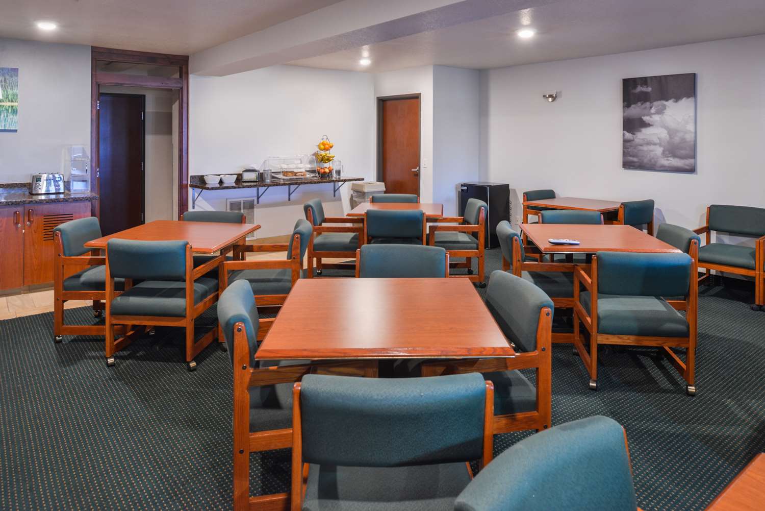 Travelodge Suites By Wyndham Newberg 49/60