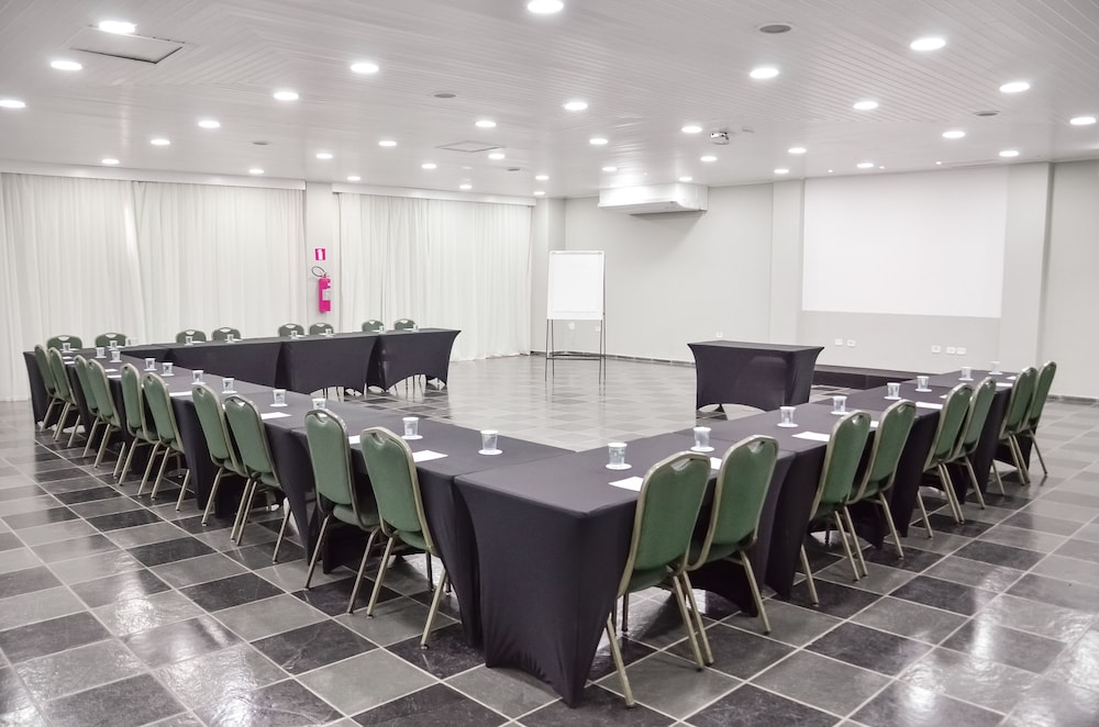 Guararema Parque Hotel 51/68