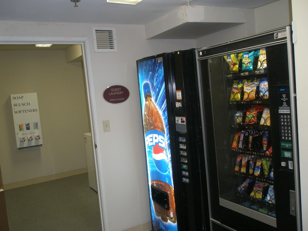 Wingate by Wyndham Dublin Near Claytor Lake State Park 30/38
