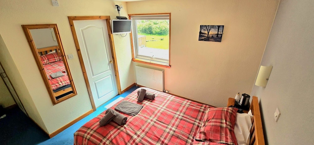 Strathcarron Hotel 12/34