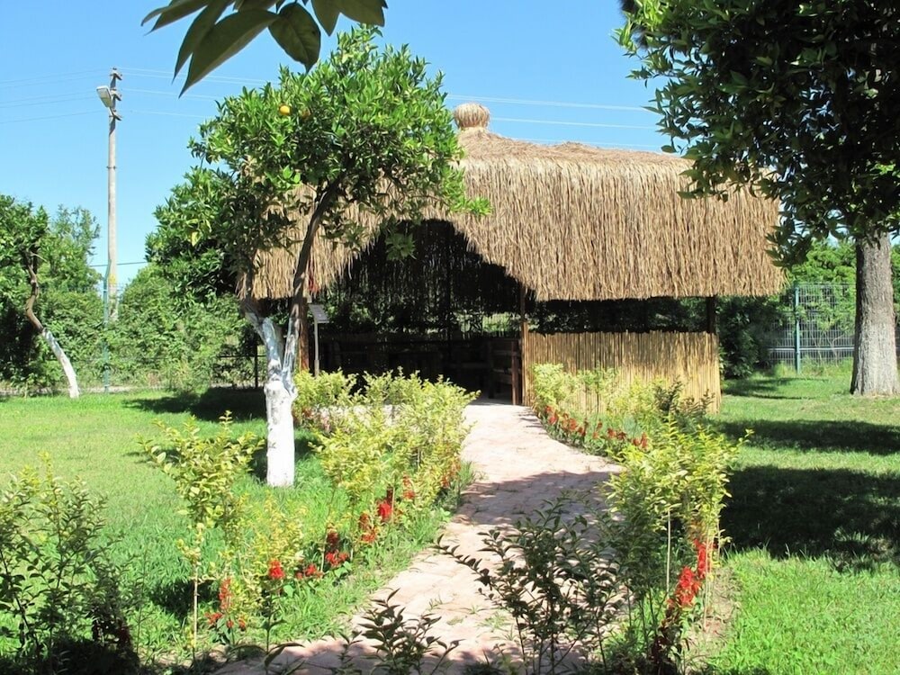 Batont Garden Resort Hotel 35/43