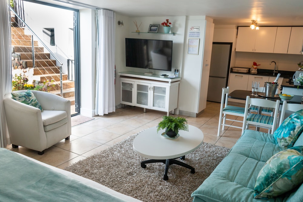 185 On Beach Boutique Suites And Apartments 28/44
