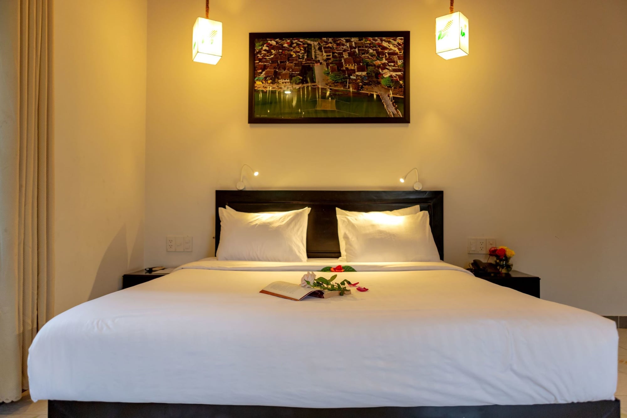 DELUXE, DOUBLE BED, POOL VIEW