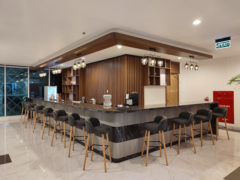 Unhas Hotel and Convention 37/50