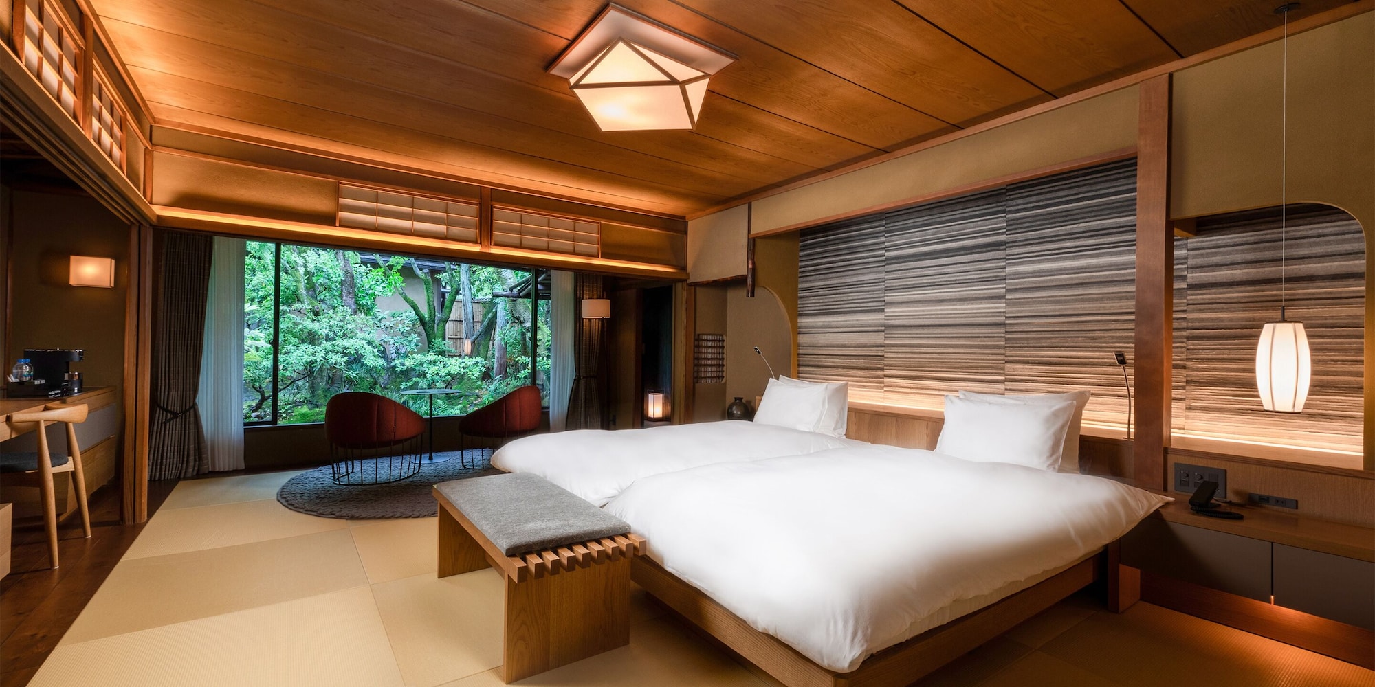 LUXURY, SUITE
