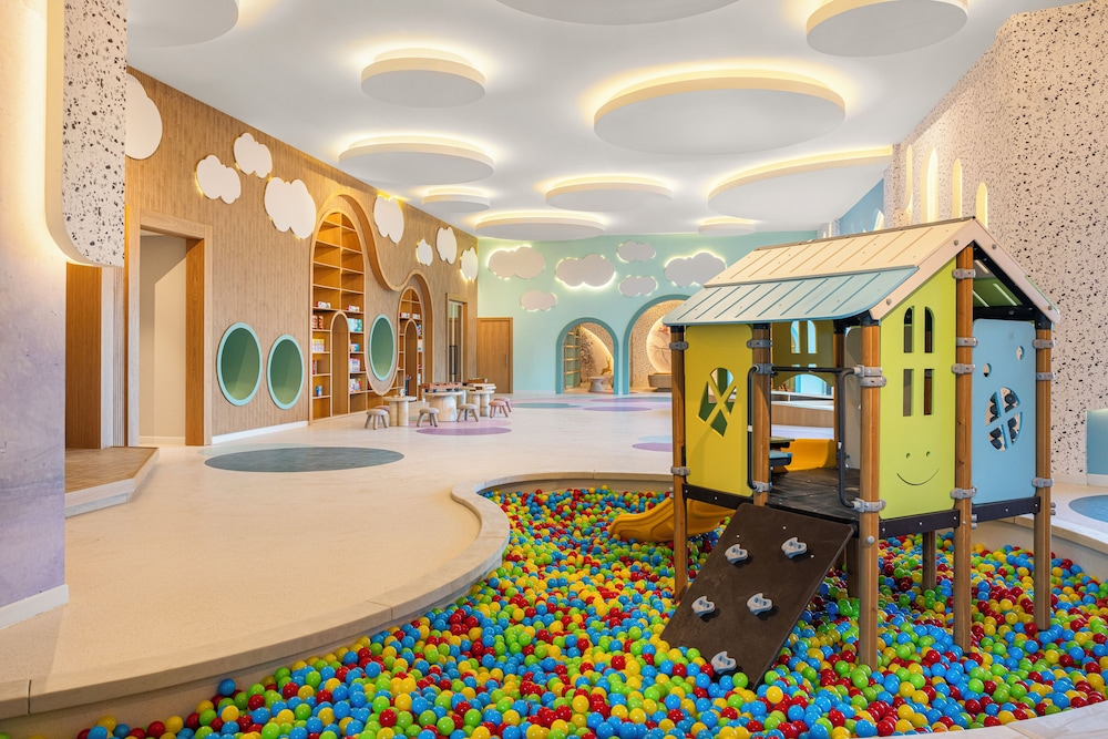 ريكسوس مورجانا(Rixos Murjana) 37/48