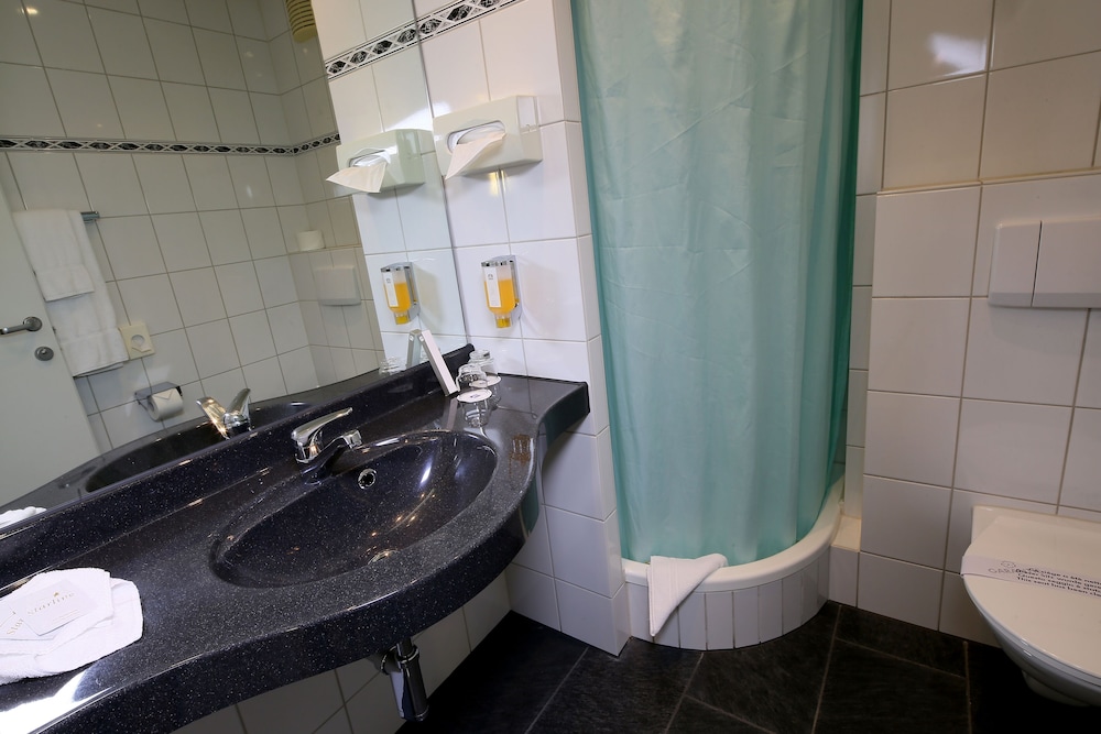 A1 Hotel Restaurant Grauholz AG 18/40