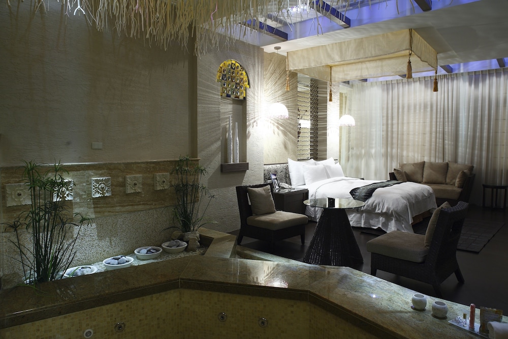 Dryad Motel 24/50
