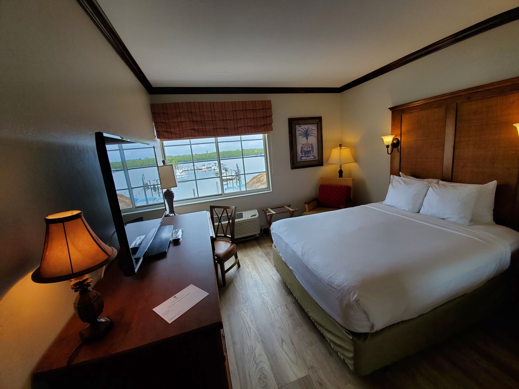 STANDARD, QUEEN BED, CITY VIEW, ACCESSIBLE
