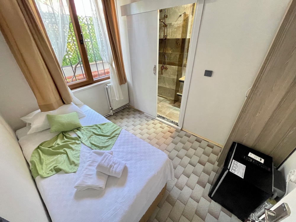 Villa Ece Pansiyon 14/40