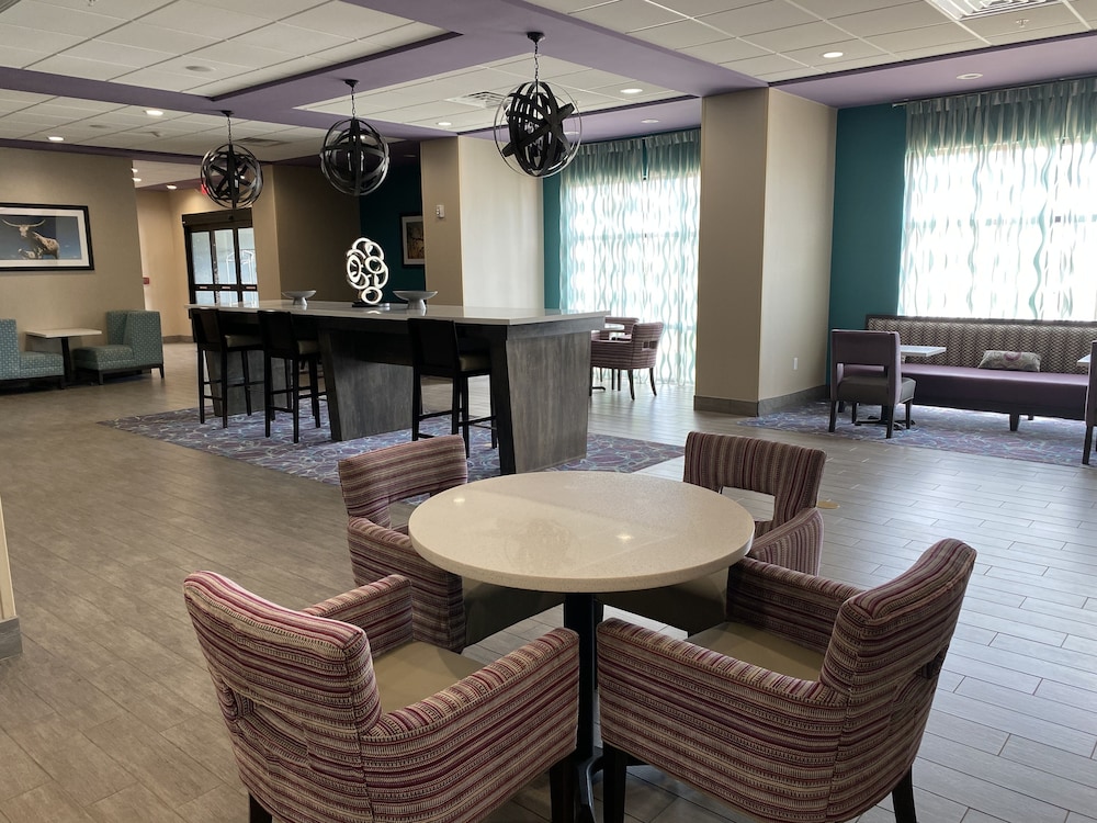 Hampton Inn El Reno 37/47