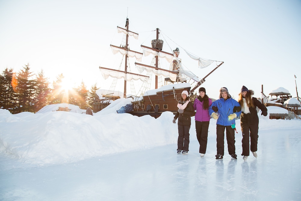 Hotel De Glace (Ice Hotel) 29/36