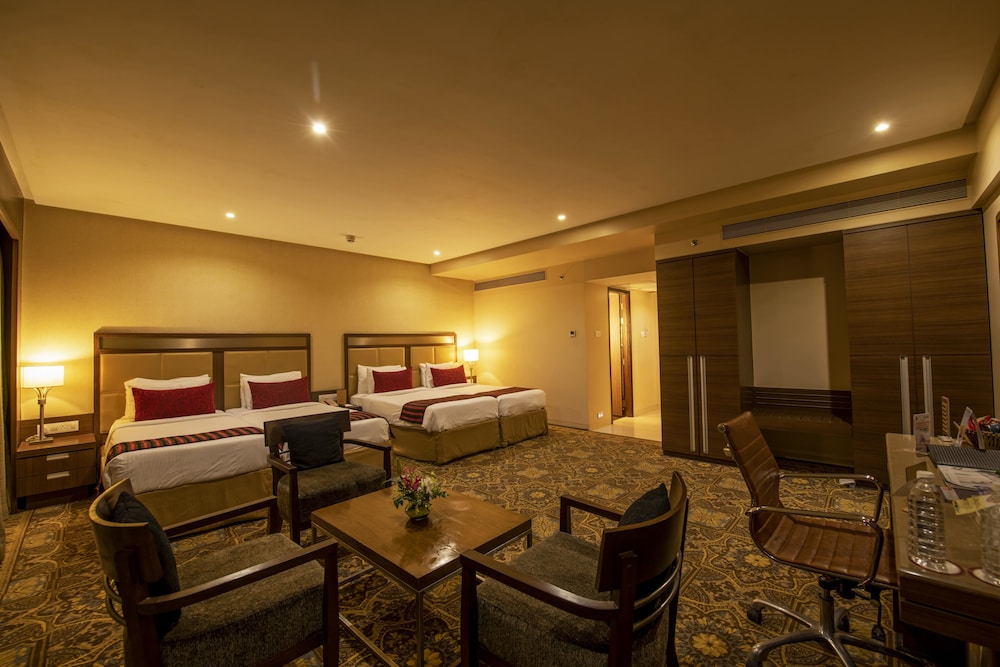 EXPRESS INN NASHIK 29/31