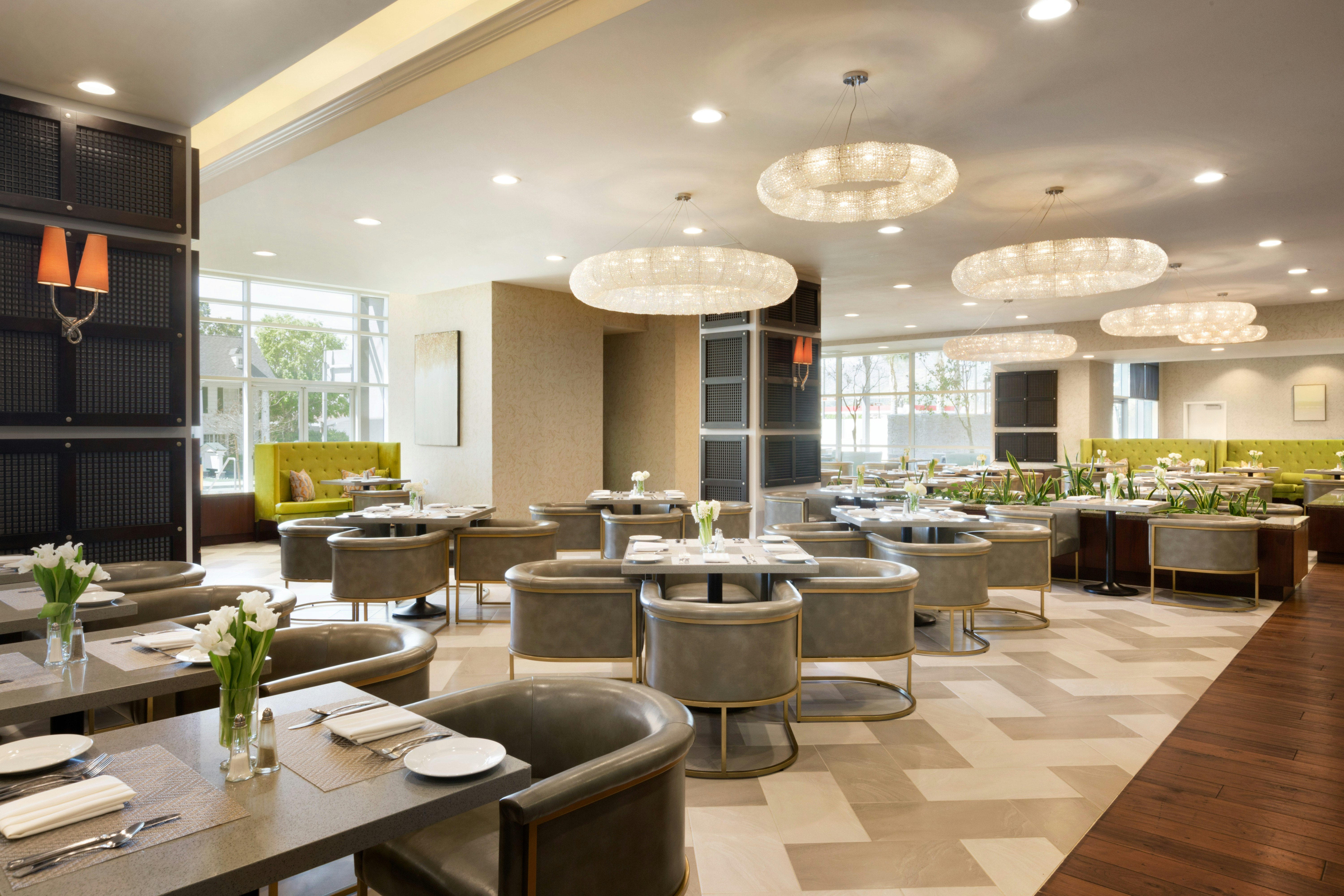 Embassy Suites by Hilton Los Angeles Glendale 35/54