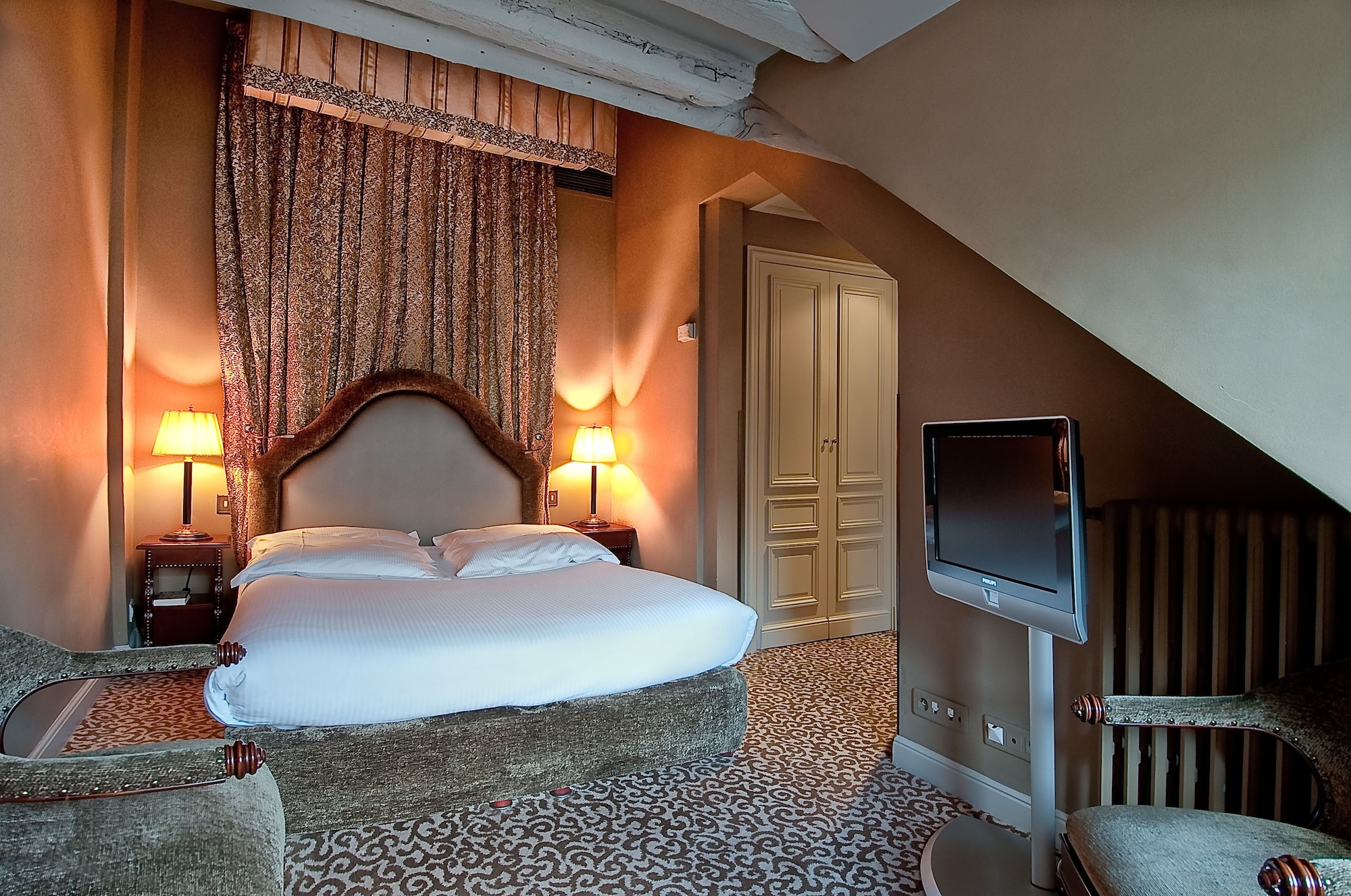 SUPERIOR, DOUBLE BED