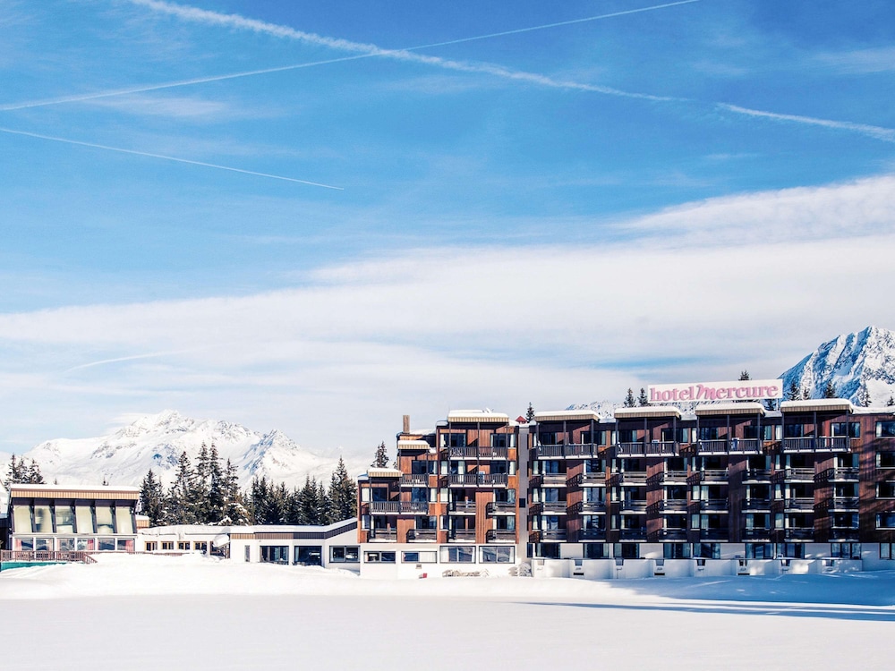 Lake Hotel Courchevel 1850 46/50