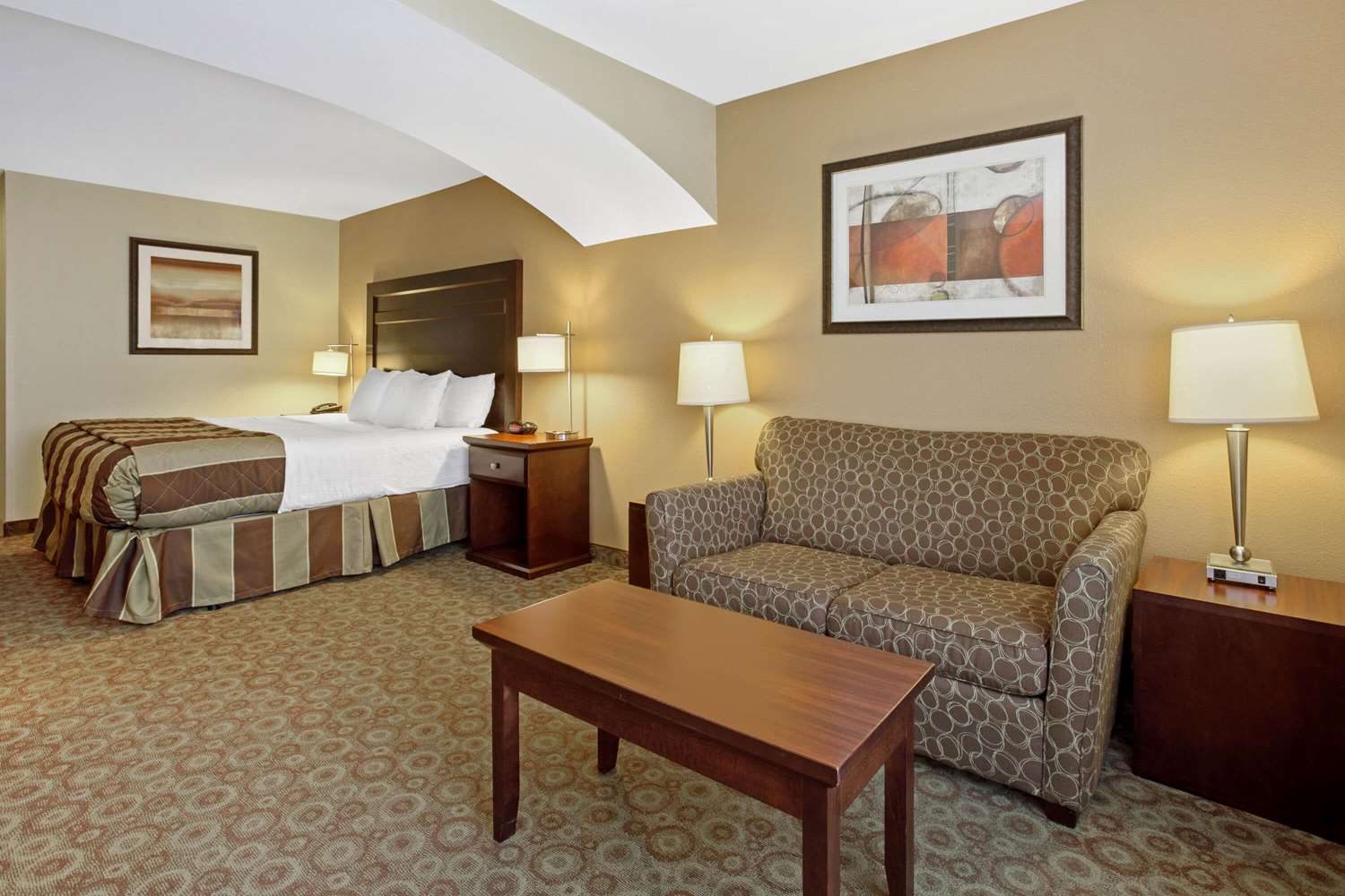 La Quinta Inn & Suites by Wyndham Dickinson 37/50