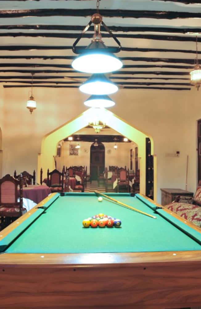 Dhow Palace Hotel 30/75
