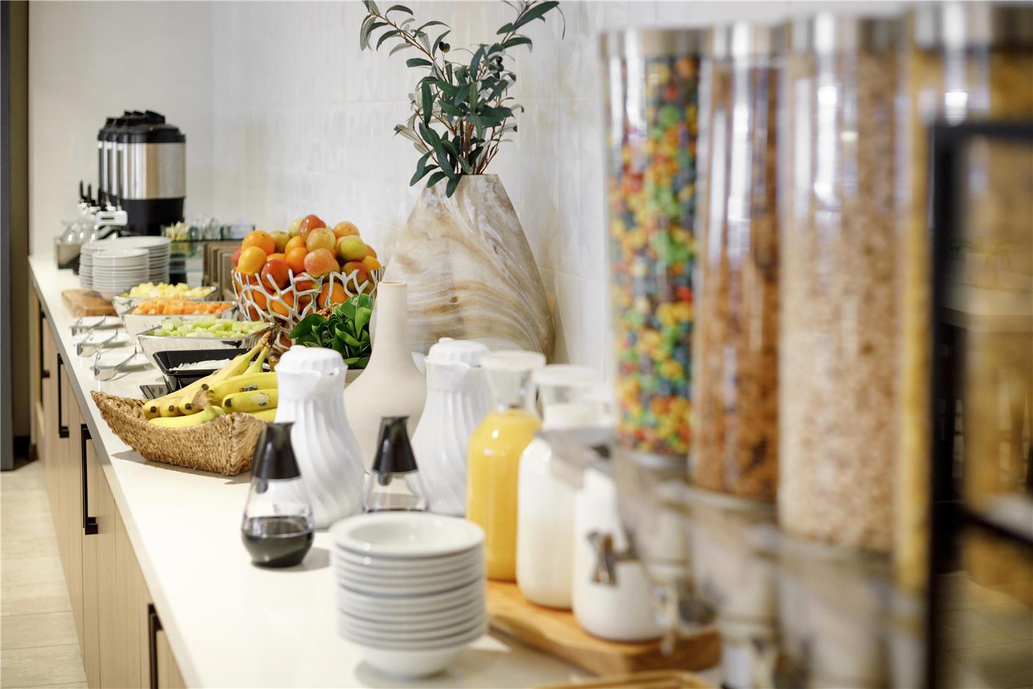 Hilton Garden Inn LAX Los Angeles Airport 39/60