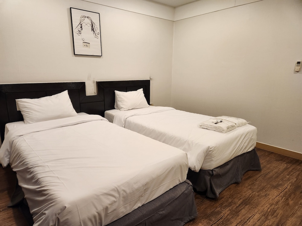 STANDARD, TWIN BEDS