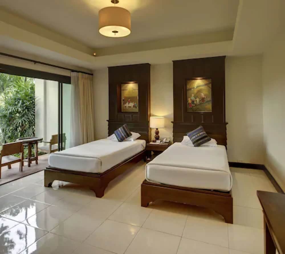 Horizon Village And Resort 38/72