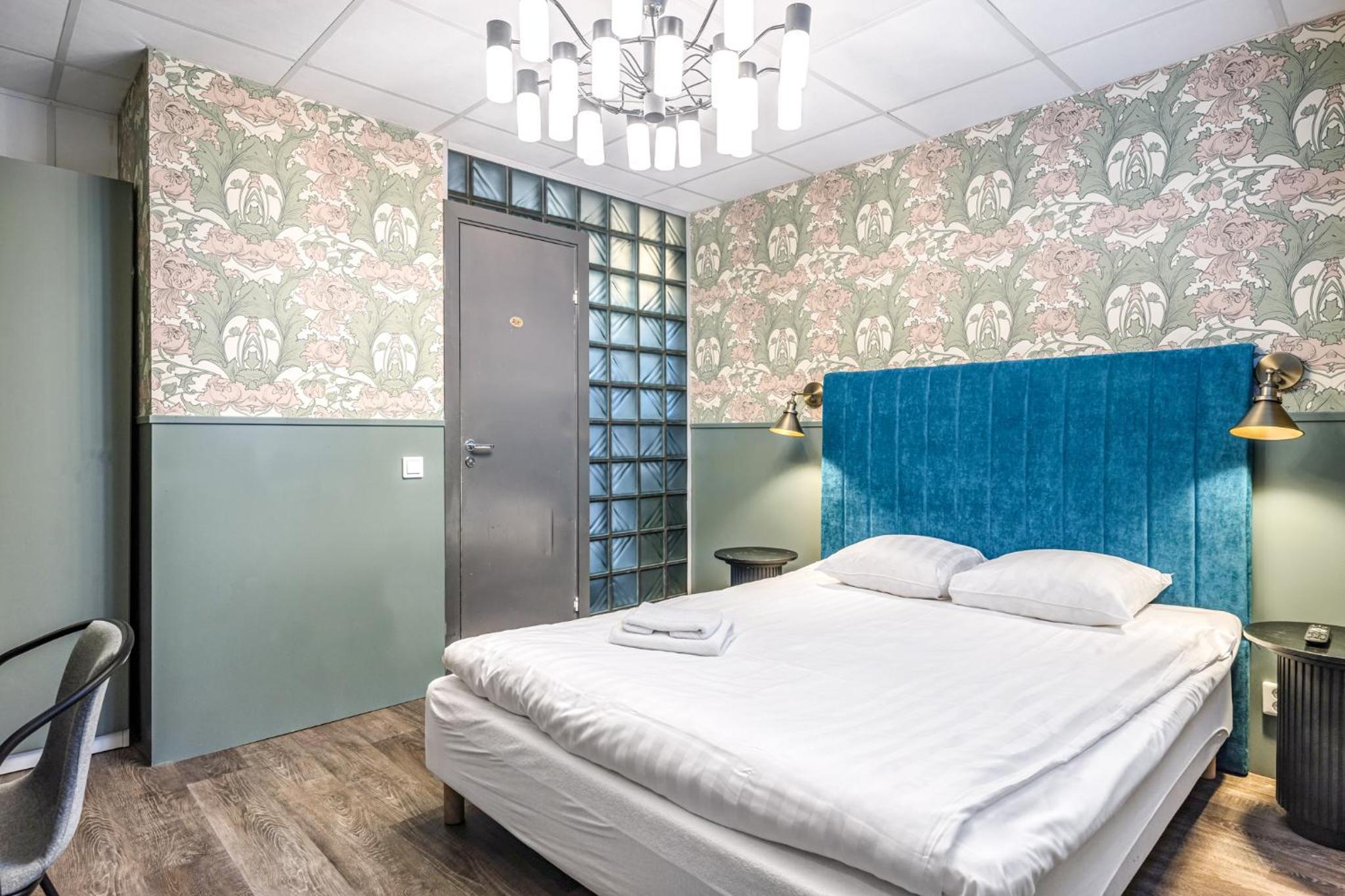 جناح، Stockholm Inn Hotel 4/10