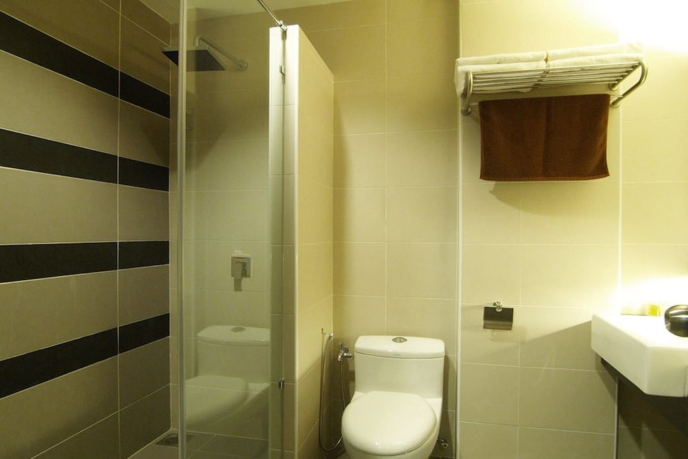 Marvelux Hotel 41/44
