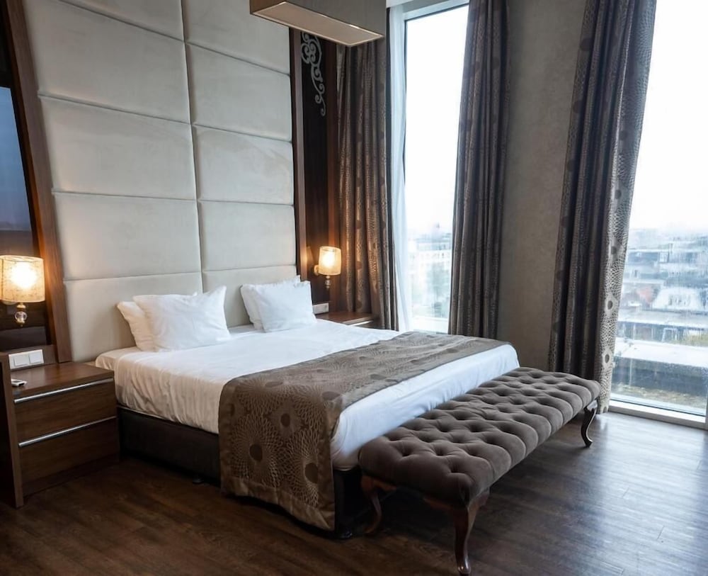 Grand Hotel Downtown 14/50