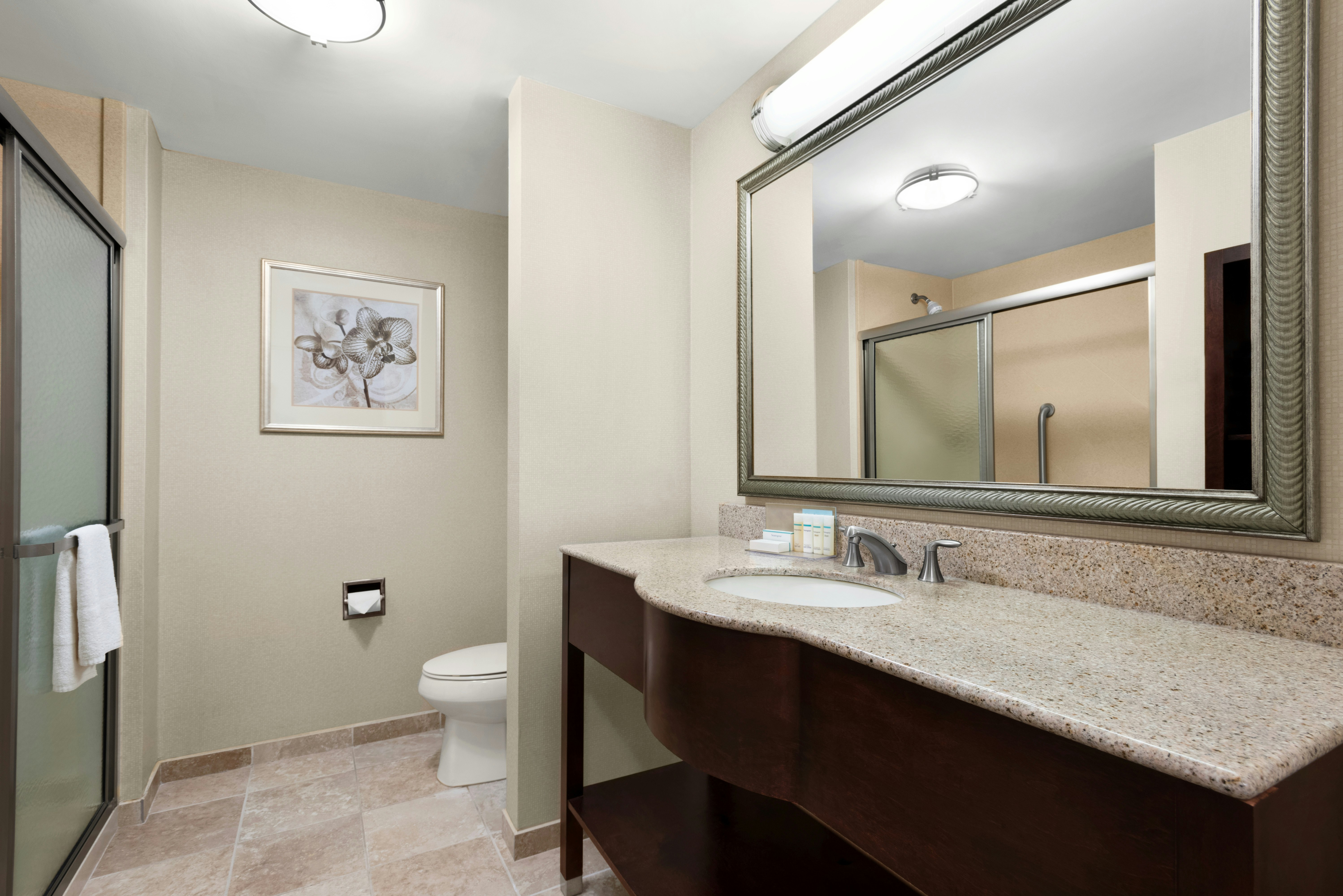 Room, 2 Queen Beds, Hampton Inn Suites Brunswick 3/3