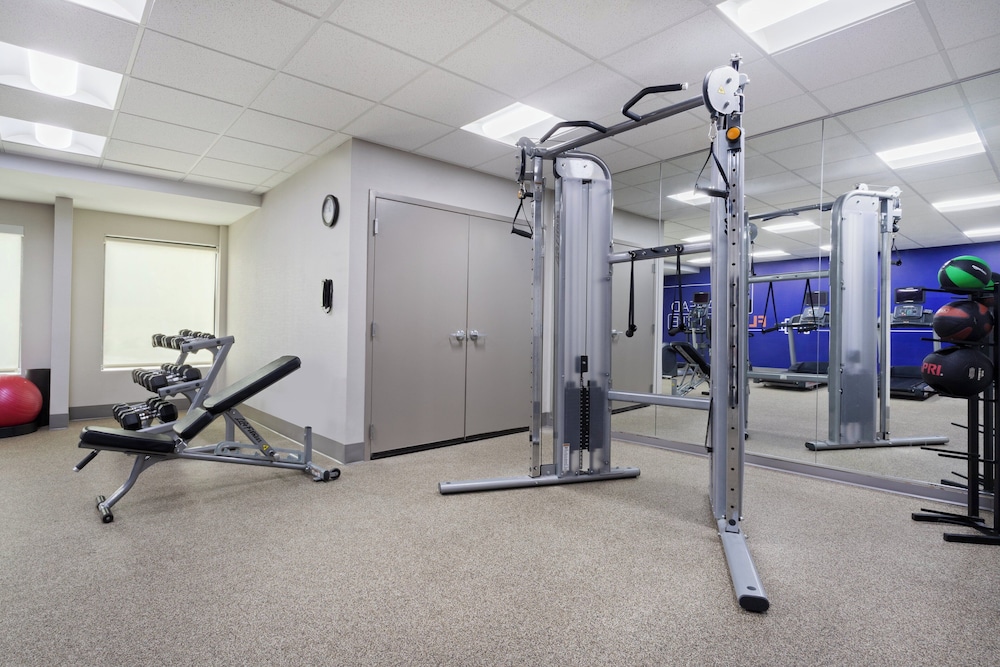Holiday Inn Express and Suites Cincinnati Riverfront, an IHG Hotel 40/64