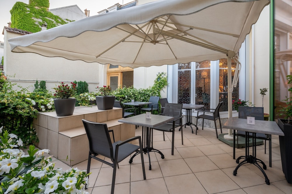 Grand Hotel Des Templiers 49/68