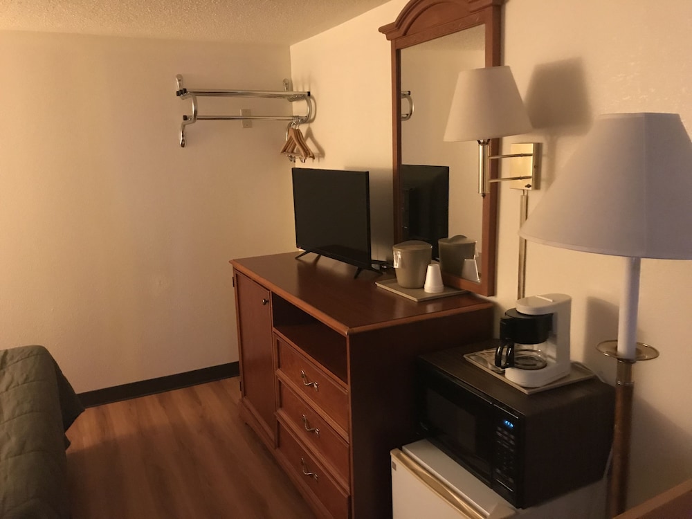 Rodeway Inn Dillsburg, PA 39/45