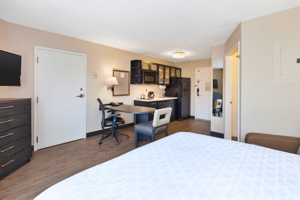 Candlewood Suites Rocky Mount 14/49