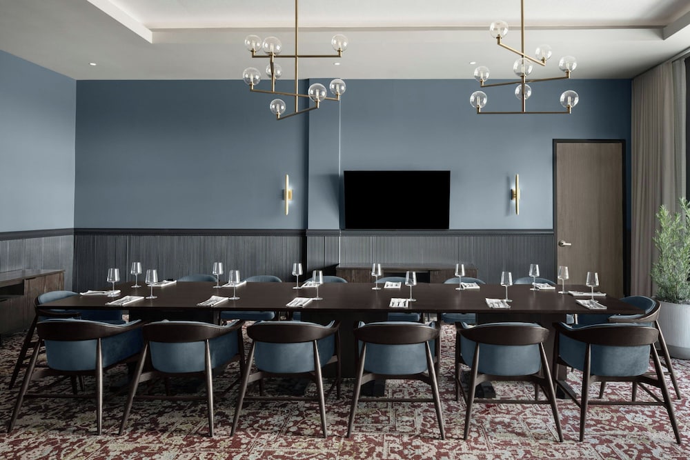 AC Hotel by Marriott Lansing University Area 38/49