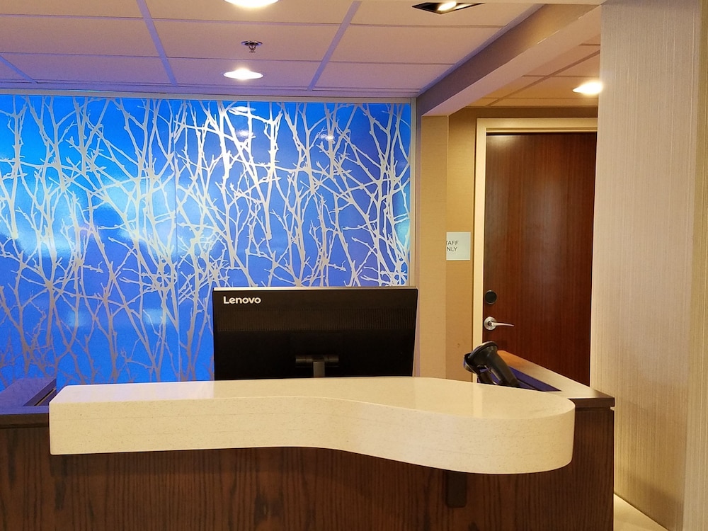 Fairfield Inn Suites Springfield Holyoke 5/35
