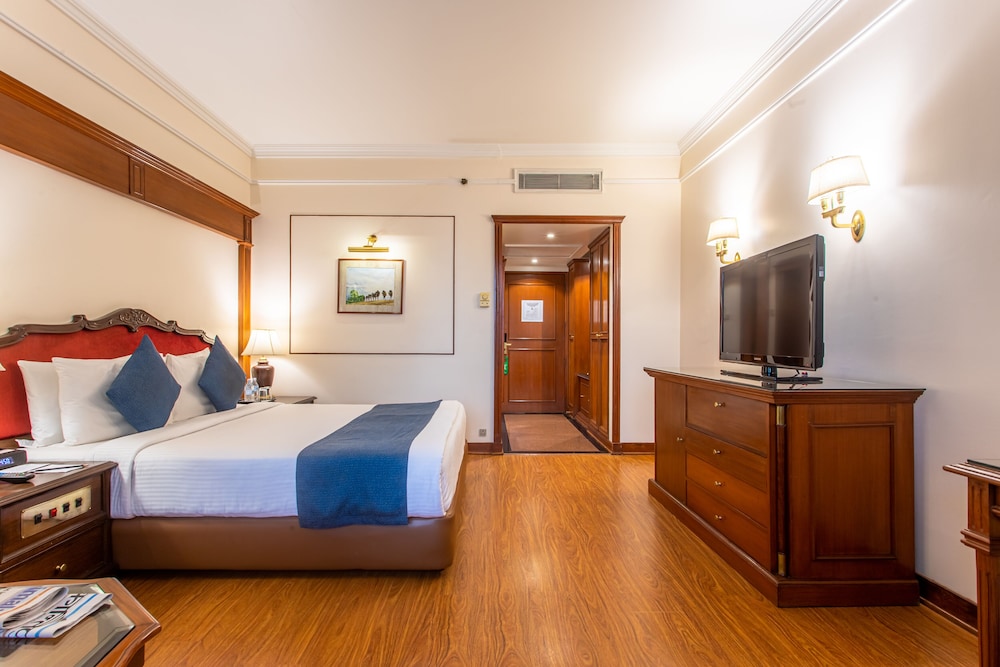 CLUB, DOUBLE BED