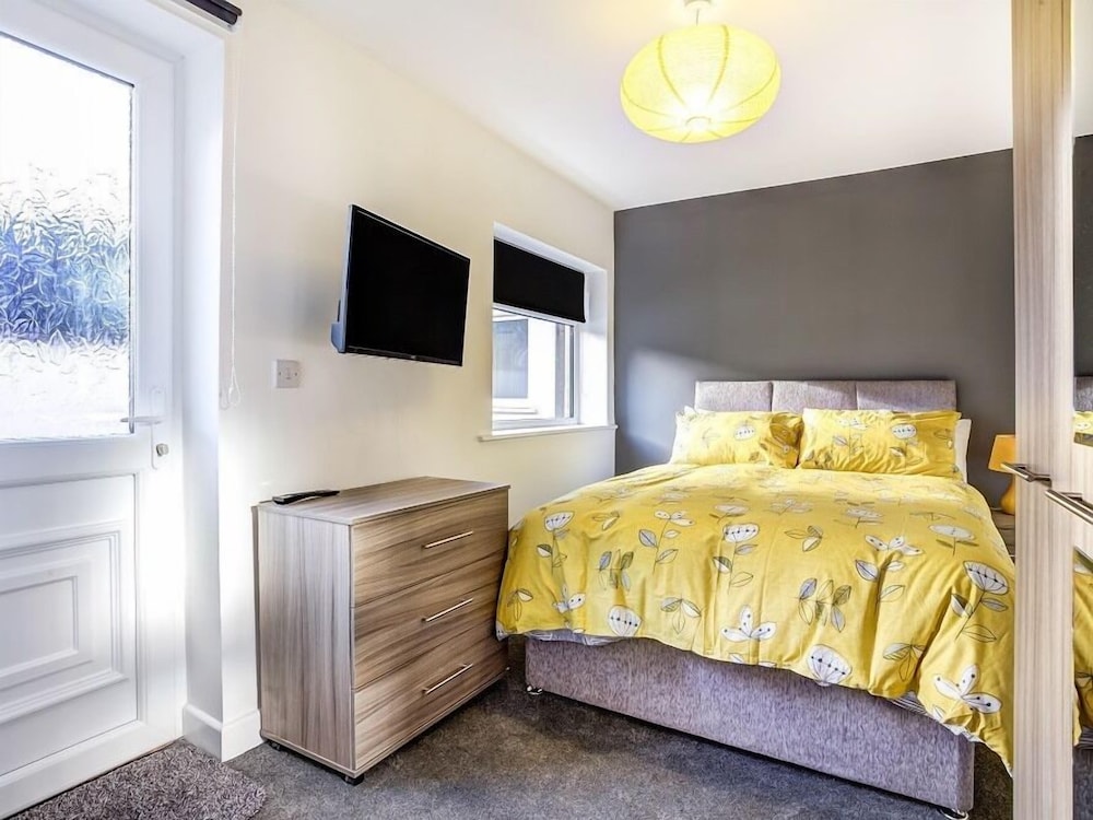 Townhouse Plus @ 166 Edleston Road Crewe 8/17