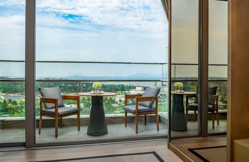 Hoiana Residences 57/65