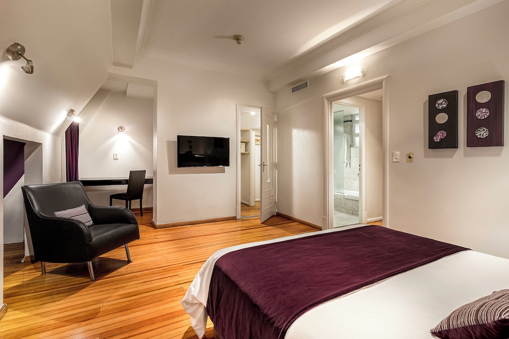 Broadway Hotel And Suites 8/50