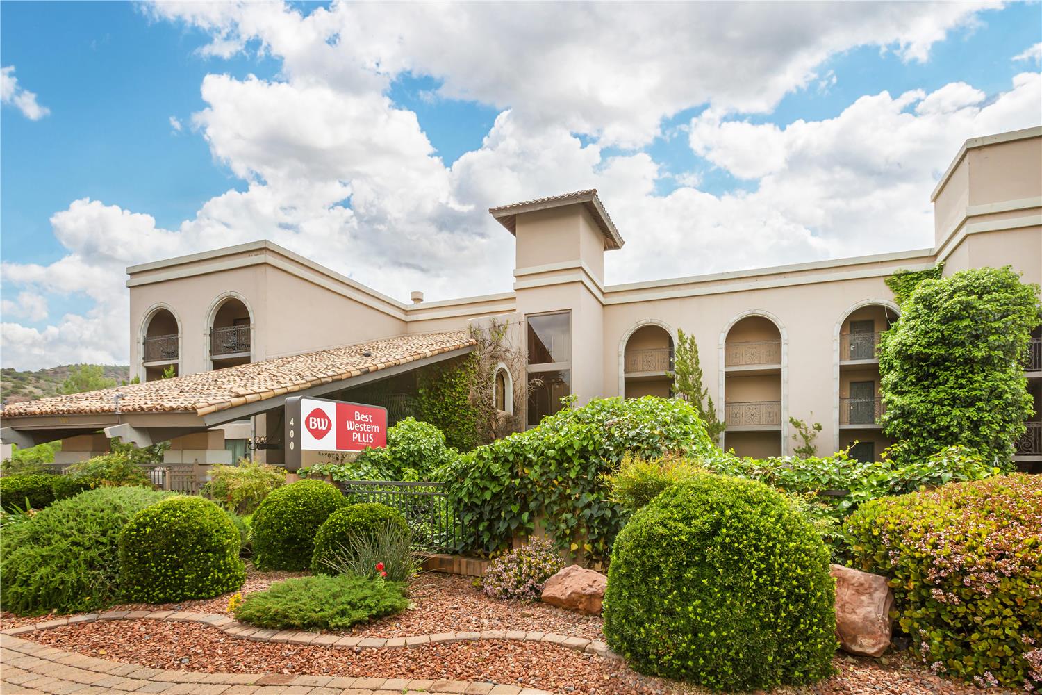 Best Western Plus Arroyo Roble Hotel & Creekside Villas 41/47