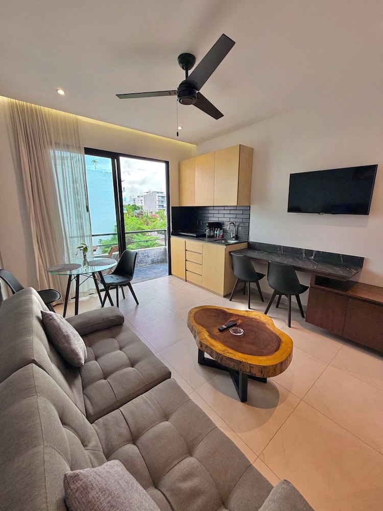 Ah Xok Suites 33/50