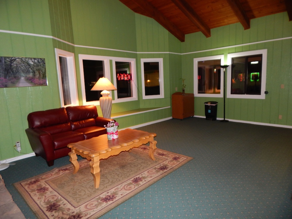 Rancho California Inn 34/43