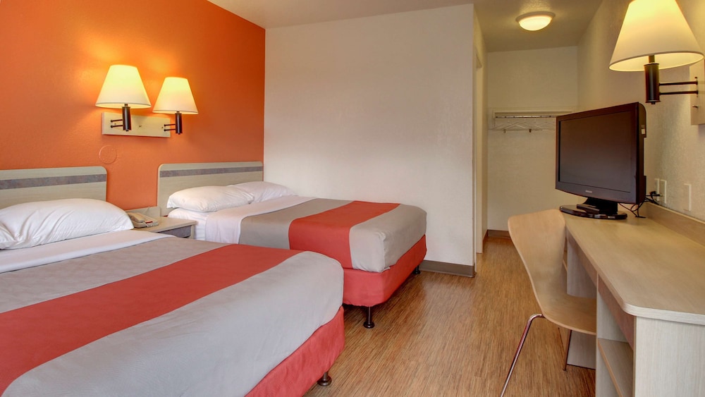 Motel6 Elizabethtown, KY 30/55