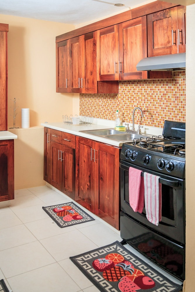 Skyview Manor Guest Apartments 3/50