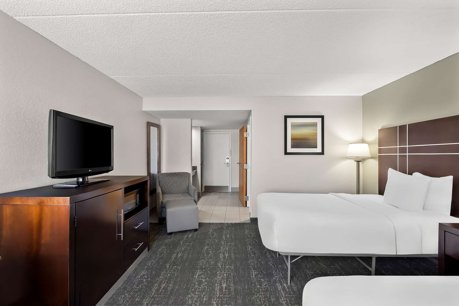 Best Western Luxbury Inn Fort Wayne 4/12